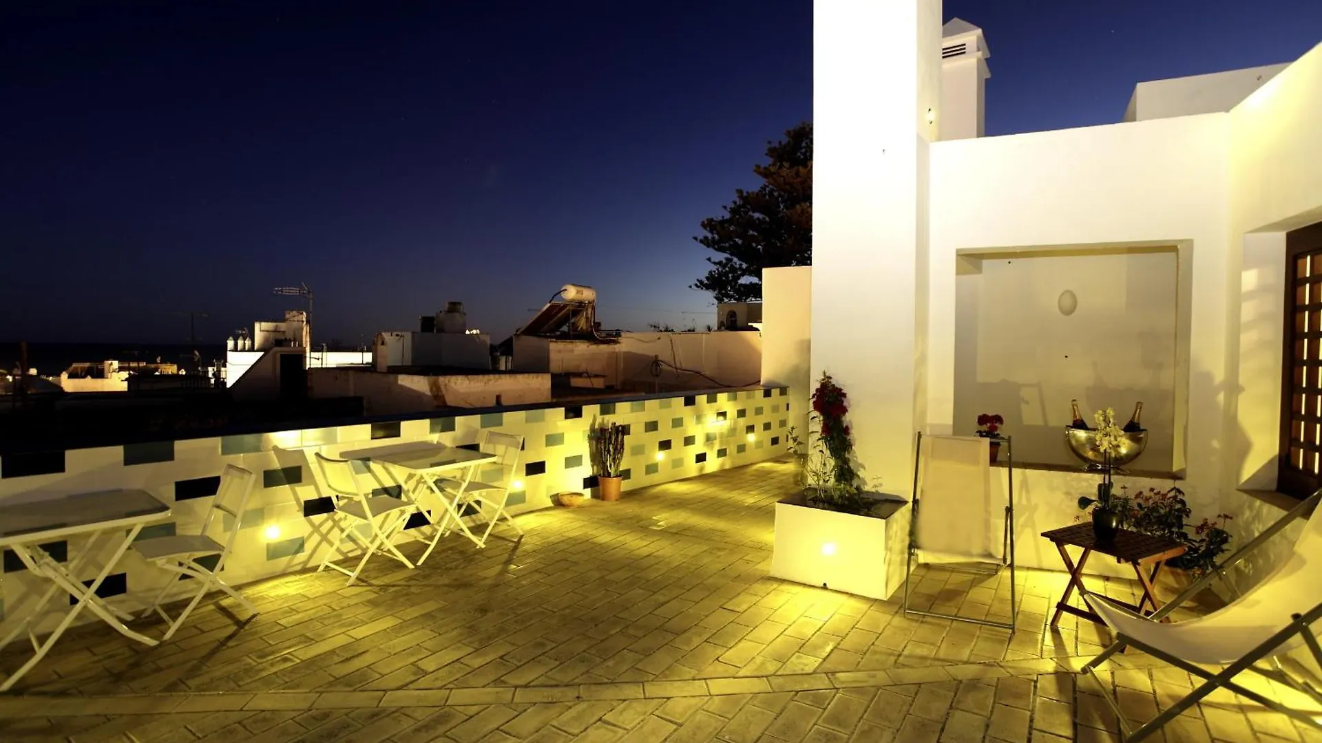 Guest house Hostal El Alojado De Velarde Conil De La Frontera Spain